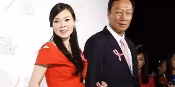 被貴婦提醒「生活要奢侈點」!曾馨瑩秒回「幸褔有限理論」反勸多珍惜 笑曝「郭董婚後真實相處」:太反差了