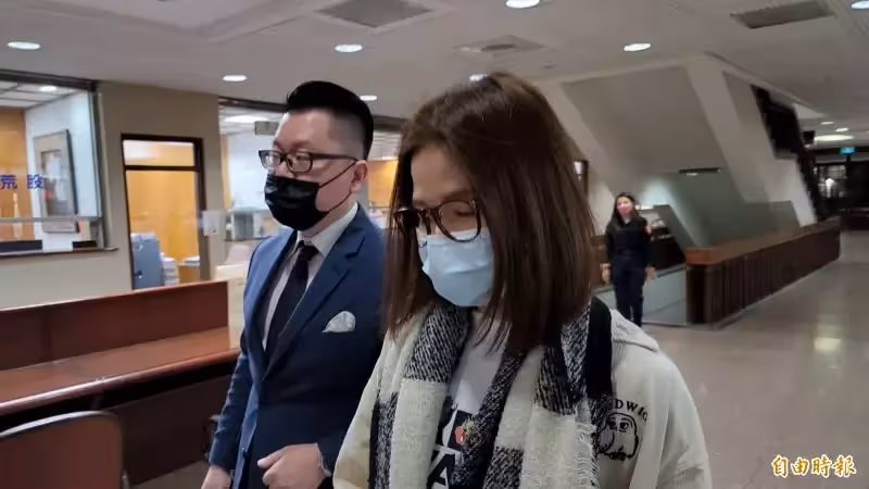 為搶男人鬧上法院！2女星「庭上吵成一團」惹怒檢察官　私密對話曝光「抓到她在瞎掰」怒喊：從重量刑