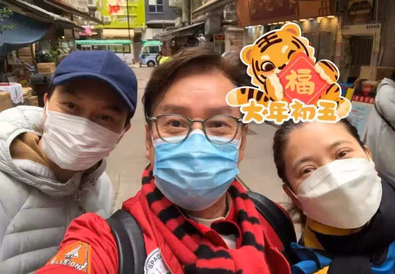 袁詠儀張智霖是模範夫婦，慶祝結婚21周年，粉絲曬重要時期的合影，網友：兩人真是藝人們的榜樣