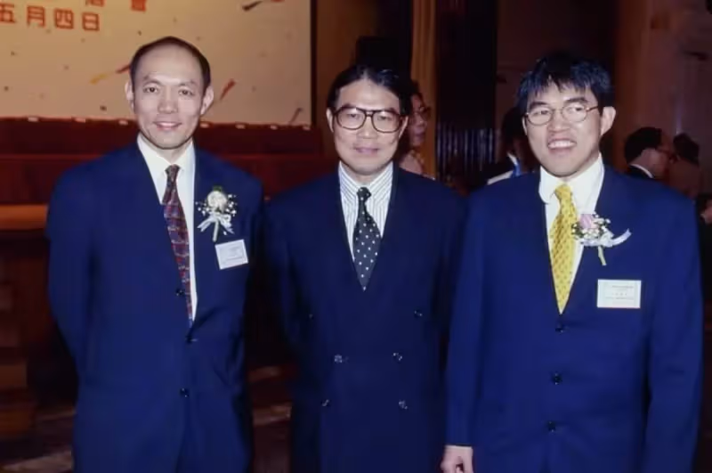霍英東遺產被曝有近300億,長房兒子每人拿65億,二房三房僅一億,網友:豪門就是個謎