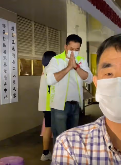麥長青廣州當志願者,凌晨檢測點維持秩序,被曝常在內地做義工