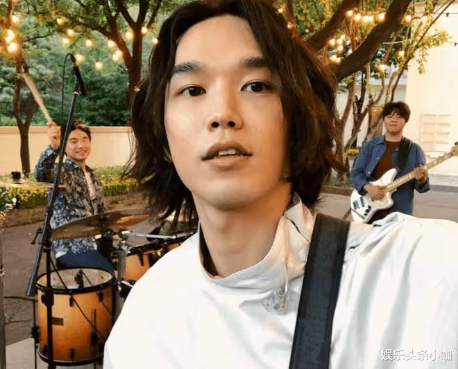 終於嫁了!婚禮接捧花,和小10歲男友要官宣?