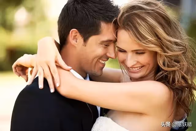 夫妻攢錢5年買房，婆婆要求賣房，兒媳：我沒義務幫小叔還債40萬