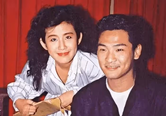 比岳母還老 ！54歲歌手「娶小24歲嫩妻」10年甜蜜如舊　老來得子「情場浪子轉性」成顧家好男人