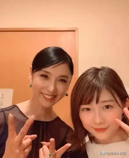 時間彷彿靜止！61歲資深女星「容貌43年定格」同框妙齡女似姐妹　 曝凍齡秘方「比妝容更重要」網讚：想不美都難