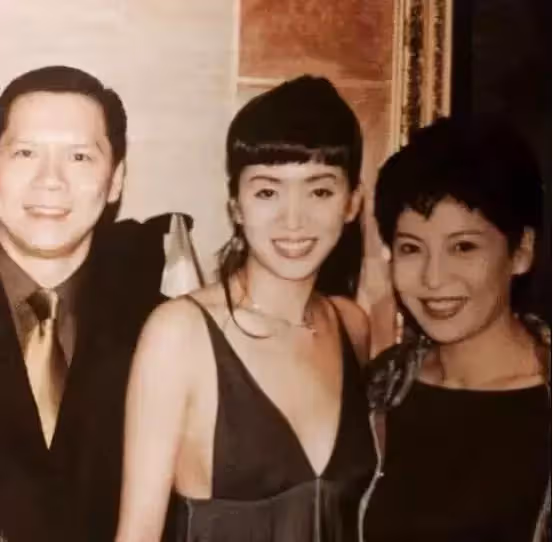 梅艷芳被人打了一巴掌，打人者當晚被砍傷，隔日慘死在醫院