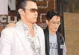 梅艷芳被人打了一巴掌，打人者當晚被砍傷，隔日慘死在醫院