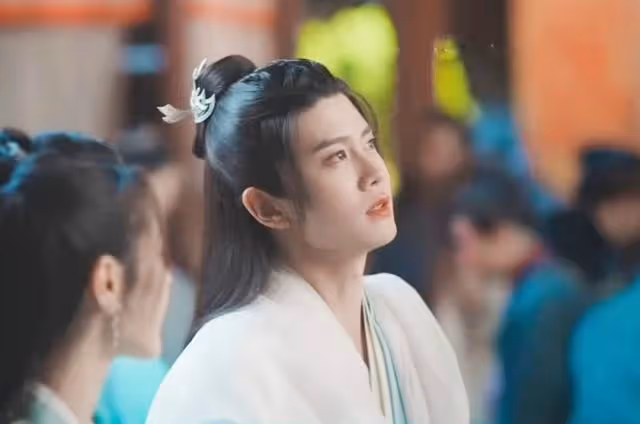 意禾CP磕上頭,身高差也剛好,178cm任嘉倫現實中比例如何?
