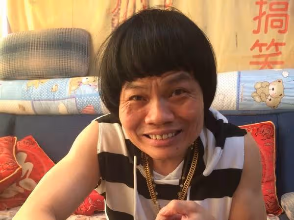 諧星葉競生被妻拋下, 獨自照顧年幼兒子,今長大成人帥氣惹贊:是一位合格的父親