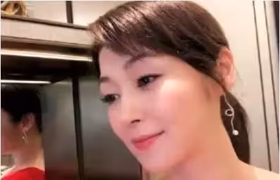 萬綺雯當年有多美?清純可人身材佳,甄子丹為她奮不顧身,網友:很有氣質