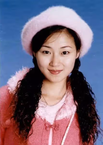 萬綺雯當年有多美?清純可人身材佳,甄子丹為她奮不顧身,網友:很有氣質