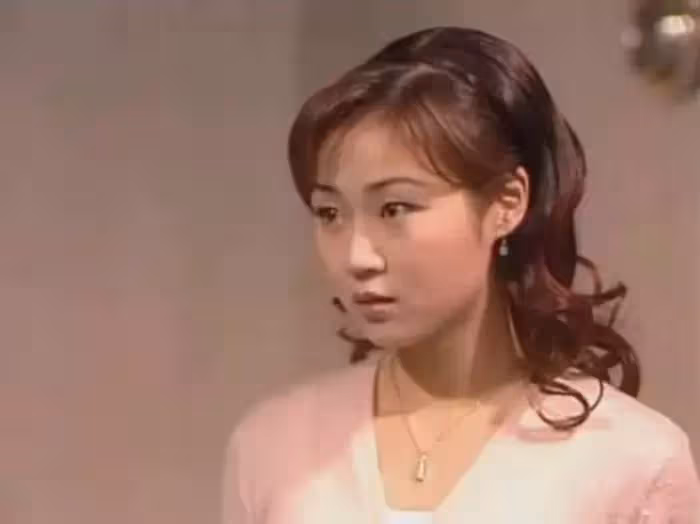 萬綺雯當年有多美?清純可人身材佳,甄子丹為她奮不顧身,網友:很有氣質
