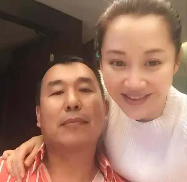 61歲劉德華和47歲林志穎同學聚會照曝光,差別太大,恍如隔代人啊!