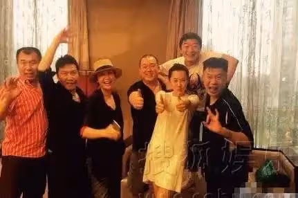61歲劉德華和47歲林志穎同學聚會照曝光,差別太大,恍如隔代人啊!