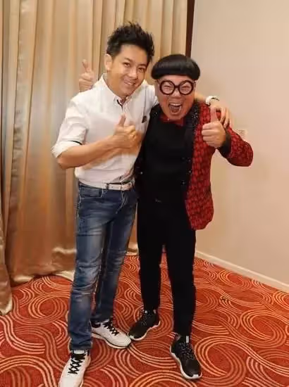 61歲劉德華和47歲林志穎同學聚會照曝光,差別太大,恍如隔代人啊!