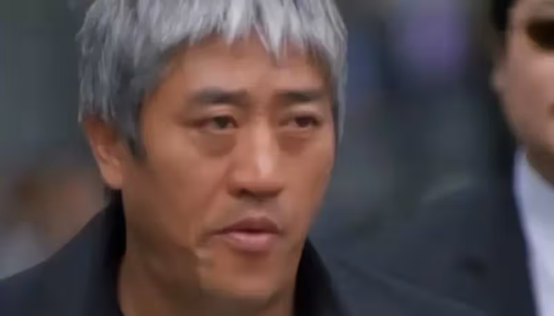 19年過去了,說要幫柯受良養妻兒的劉德華曾志偉,履行承諾了嗎?
