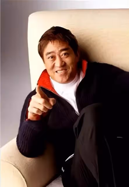 19年過去了,說要幫柯受良養妻兒的劉德華曾志偉,履行承諾了嗎?