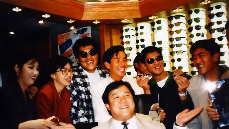19年過去了,說要幫柯受良養妻兒的劉德華曾志偉,履行承諾了嗎?