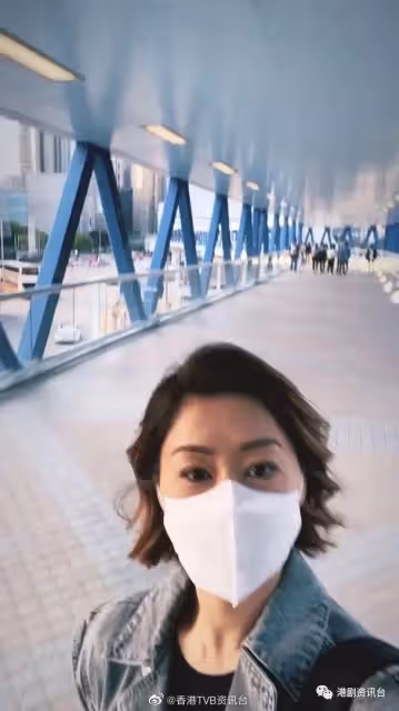 胡定欣搭渡海小輪看日落！唐詩詠化身迷人Pink Lady