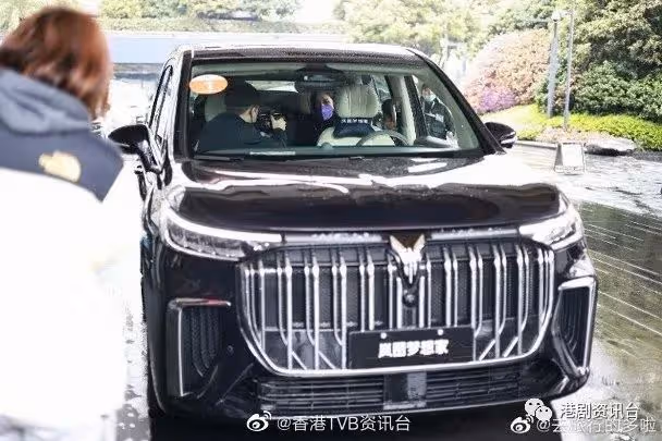 內地節目撐港樂 李玟楊千嬅攜手捧17歲炎明熹