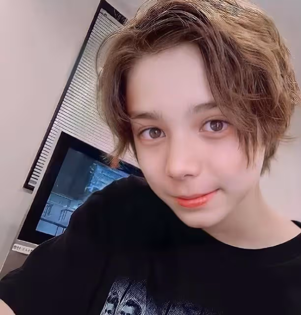 美日混血無瑕天使練習生笑顏太無敵,長大顏值進化雕像般完美側臉