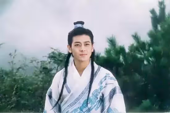 沉迷武俠劇中的輕功!阿伯苦練20年學會「淩波微步」水上「展示技能」網友笑傻:看了N遍