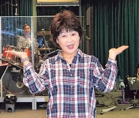 朱咪咪在新加坡的豪宅曝光:和兒子兒媳一起住,有兩層半足足4000尺