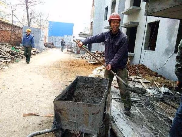 遠嫁十年,父親沒來我家一次,國慶我想接父親來旅遊,弟妹不同意