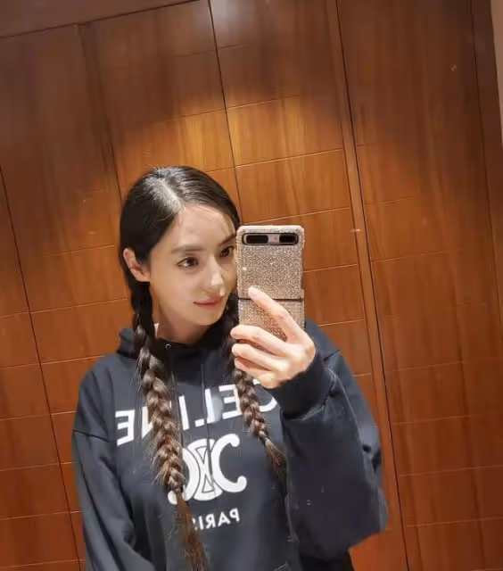 高個子女星李多熙的坎坷演藝之路,今成韓國時尚女王!
