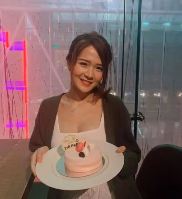 敢言敢語!TVB女神小花自曝想與老戲骨胡楓拍床戲:可以一起下棋