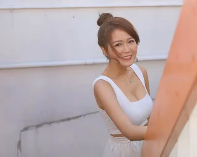 敢言敢語!TVB女神小花自曝想與老戲骨胡楓拍床戲:可以一起下棋