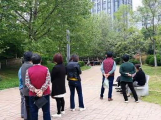 離婚後婆婆幫我帶孩子，五年後婆婆去世，臨終前她讓我復婚