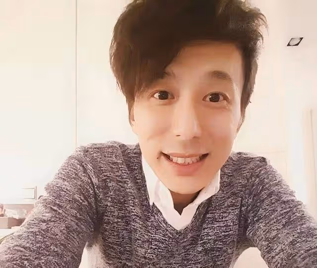 香港知名男星承認出軌！背著前女友用手機調情，幾段感情無縫連接