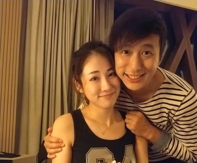 香港知名男星承認出軌！背著前女友用手機調情，幾段感情無縫連接