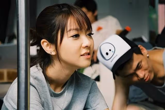 香港知名女星被質疑整容!突變尖下巴撞臉范冰冰,網友直呼不敢認