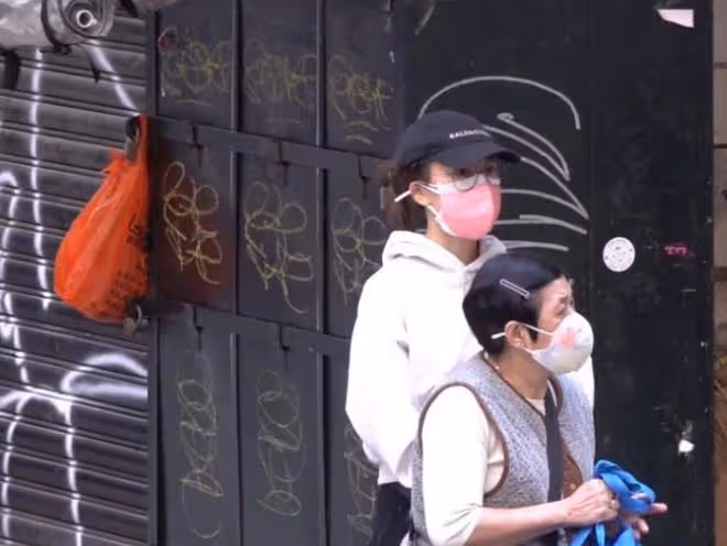李施嬅獨自看病不見未婚夫，疾病纏身變大小眼，將做第2次手術