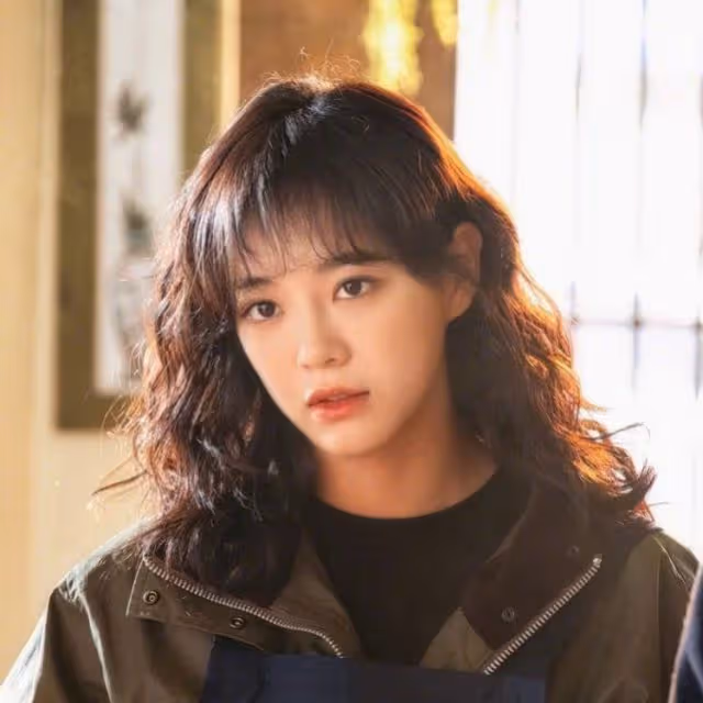 《社內相親》女主角金世正被稱寶藏女孩，曾為影視劇23天減肥10斤