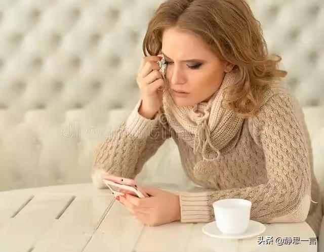 48歲的我,兩個兒子都已成家,嫁給剛畢業的大學生後,我悔不當初