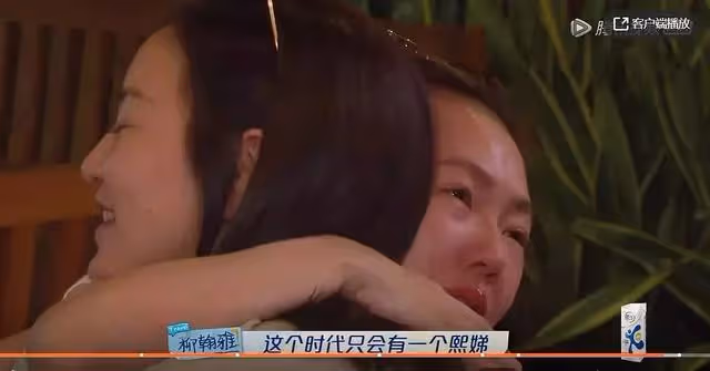 小S初中藝術照曝光,臉型比姐姐精緻流暢,但氣質相差還是蠻大的!