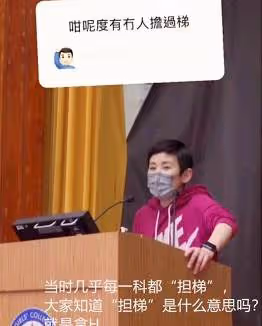 吳君如15歲女兒近照曝光,外形靚麗長腿搶鏡,身高超過陳可辛肩膀,網友:不出道可惜了