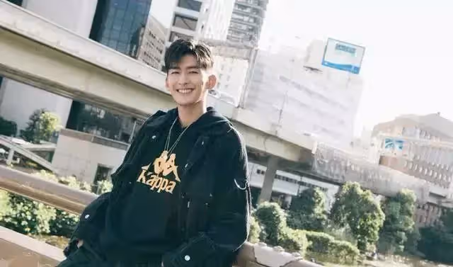張翰到底有多富,光他住的地方,普通人幾百年都買不起!