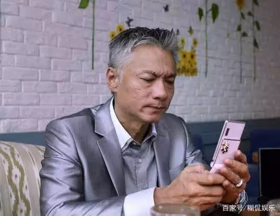 他是香港第一美男子!曾迷住劉嘉玲林青霞 58歲破產被妻兒拋棄 :只能退居幕後