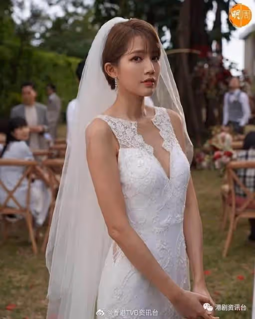 被伍姑娘掌摑大叫舒服！TVB新晉小花無意重組女團