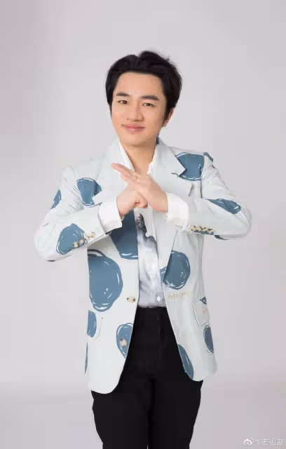 峰迴路轉!TVB正式發聲明闢謠王祖藍離職,稱對方在執行內地業務