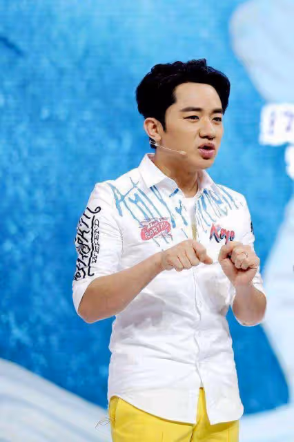 峰迴路轉!TVB正式發聲明闢謠王祖藍離職,稱對方在執行內地業務