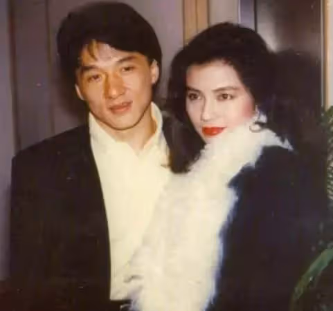 拒絕劉德華成龍追求,她「獨愛平凡尪」巔峰期結婚息影 47歲為他「守寡16年」至今無兒無女