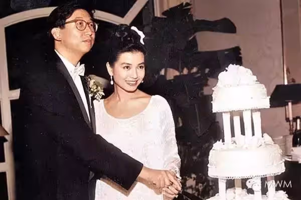 拒絕劉德華成龍追求,她「獨愛平凡尪」巔峰期結婚息影 47歲為他「守寡16年」至今無兒無女
