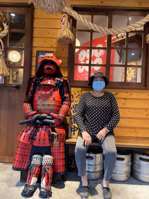 56歲還能牽媽媽手!方文琳「公開孝親行程」83歲母樂開懷 曝「三代同堂燦笑照」全網驚呼:太羨慕