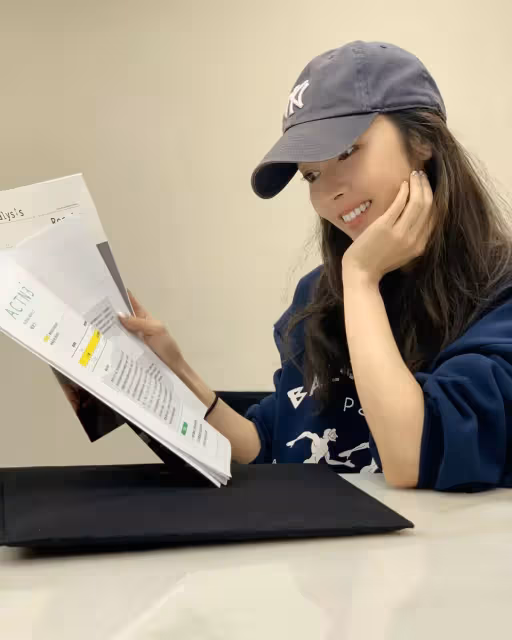 差超多！43歲女星被疑整形「認了不太像自己」瘋傳「無修圖濾鏡照」全網看傻：這才是本人