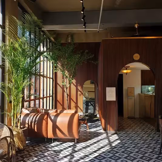 《社內相親》7大取景地!女主家炸雞店,海灘和拉麵店都是人氣打卡地!